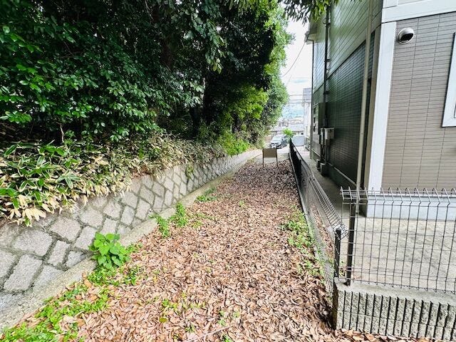 道路からの間口は約2.0m!
見るだけOK!聞くだけOK!ご相談も査定も無料です♪
不動産のことならハウスドゥ奈良神功にお任せください。