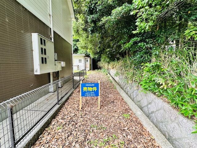 道路からの間口は約2.0m!
見るだけOK!聞くだけOK!ご相談も査定も無料です♪
不動産のことならハウスドゥ奈良神功にお任せください。