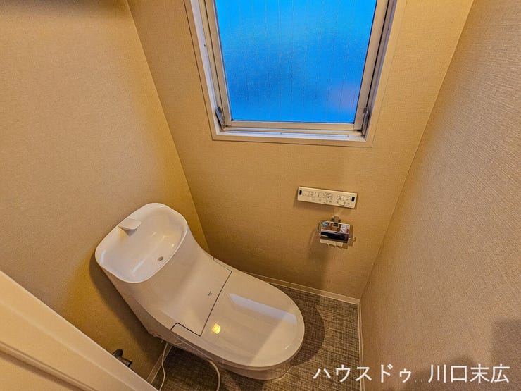 清潔感のあるプライベート空間。快適にご使用いただける温水洗浄便座を完備しています。