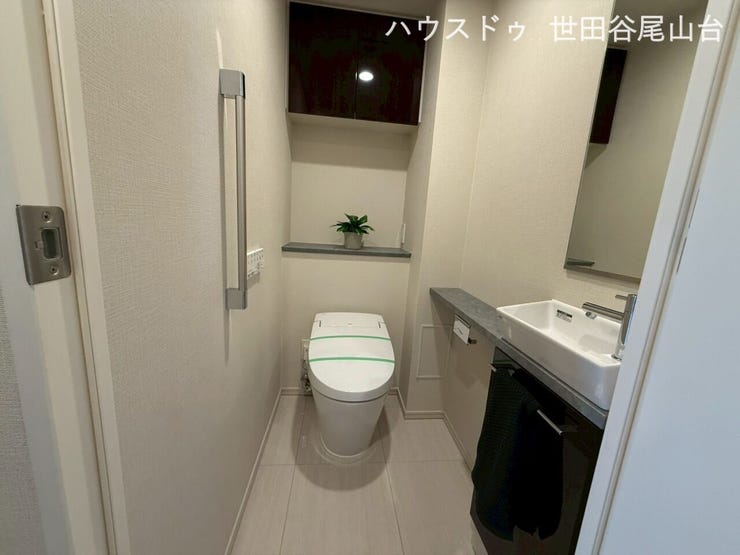 清潔感のあるトイレ空間で、毎日快適にご利用いただけます。