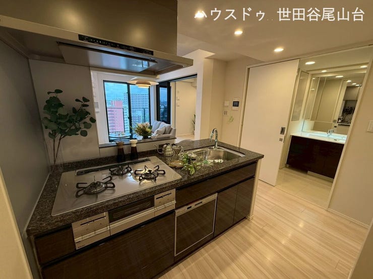 使い勝手の良いシステムキッチンで、毎日のお料理を快適にサポートします。