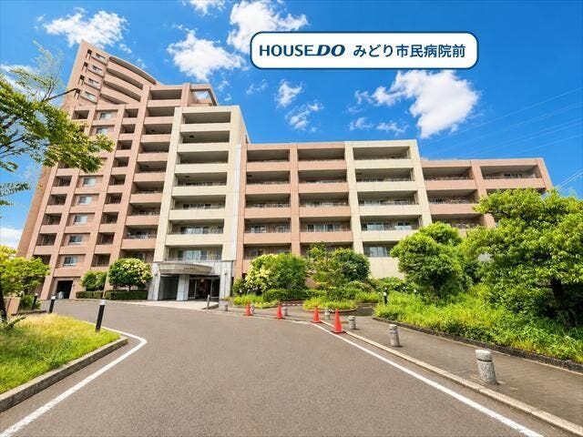 【外観】
15階建て3階分部のお部屋にあたります。
名鉄名古屋本線/中京競馬場前駅 徒歩約5分とアクセス良好です◎