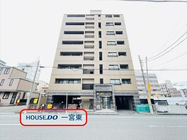 【外観】
JR東海道本線 「尾張一宮」 駅 徒歩5分、
学区:宮西小学校 徒歩14分、
北部中学校 徒歩16分、
2000年築8階建ての中古マンションです。
