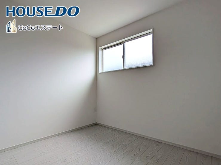 □■洋室■□
4.5帖の洋室です♪
お子様のお部屋や趣味のお部屋などとして使えるナチュラルなデザインです。
自分好みの空間に仕上げるワクワク感も◎