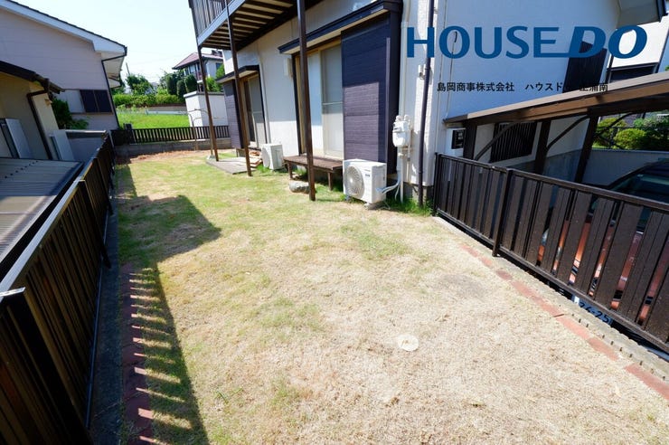 【庭】
2026年7月25日撮影
手入れの行き届いたお庭です♪
家庭菜園やガーデニングお好きな用途で利用可能!
コンパクトで管理のしやすい広さです!