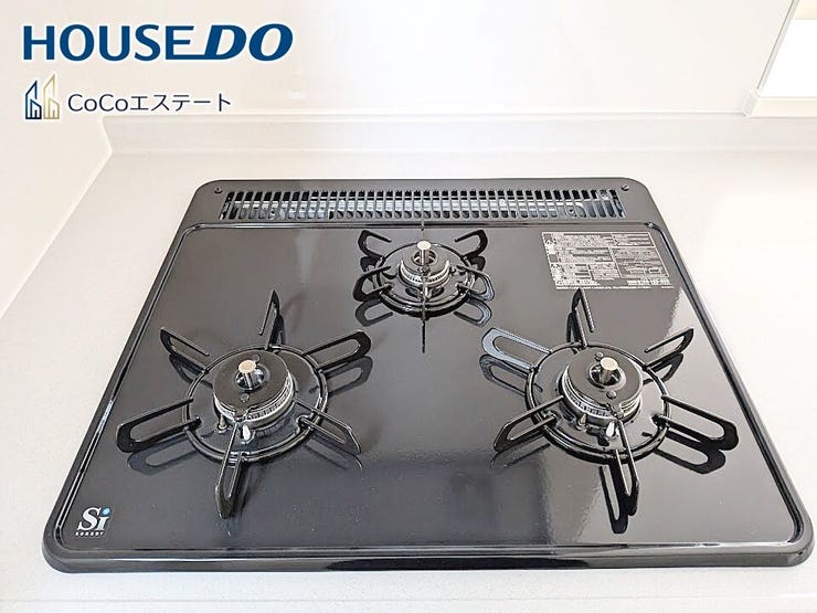 □■三口コンロ■□
同時にお料理が可能♪
煮物と炒め物と汁物と一度に作れます。