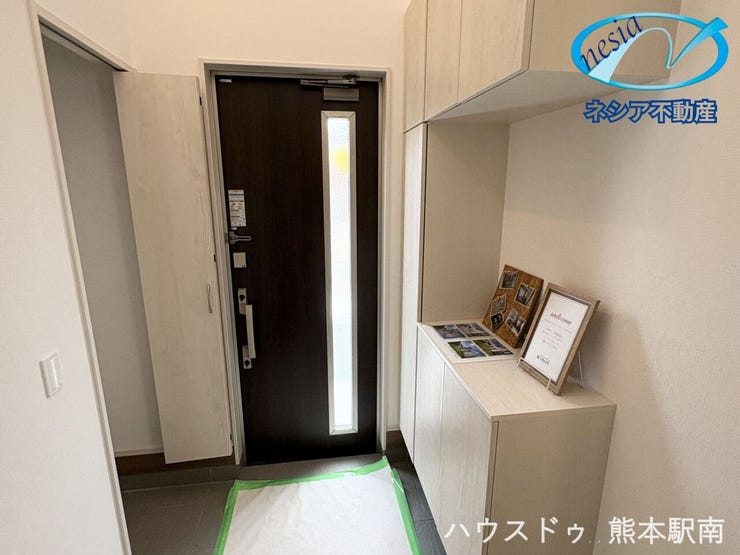 ■玄関
・玄関に収納スペースがあり、玄関をきれいに保てます。