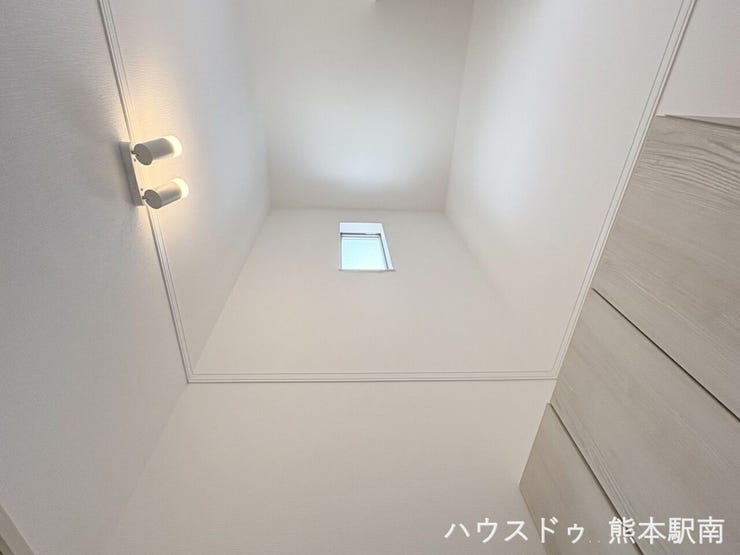 ■玄関
・玄関が吹き抜けとなってます。