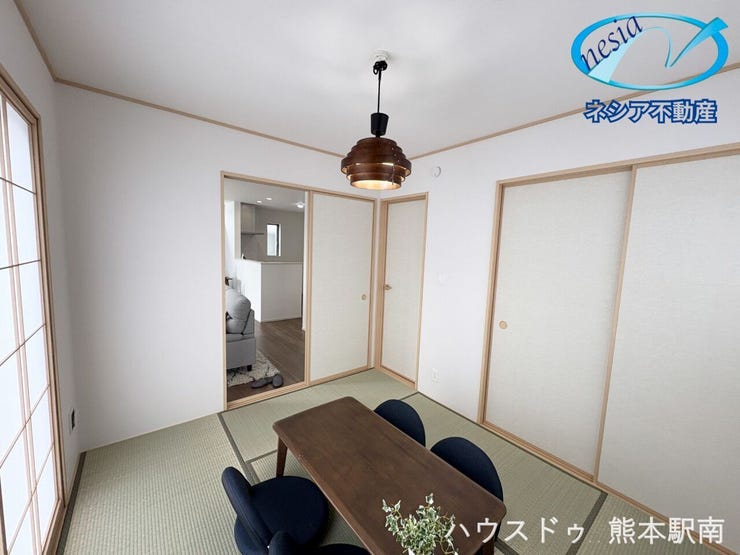 ■和室5.25帖
・畳の香りでリラックスできます。