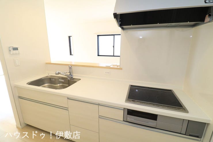 西伊敷１丁目 中古戸建 【キッチン】
キッチン部分にコンセントがあり、すぐにミキサー等の調理器具を使用できます