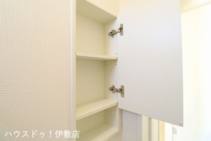 西伊敷１丁目 中古戸建 【トイレ内収納】
トイレットペーパーを収納可能です