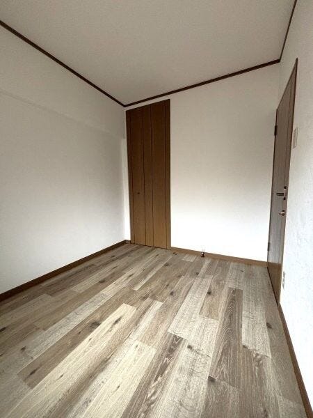 シンプルな洋室です。住む方によってアレンジを楽しめますね。