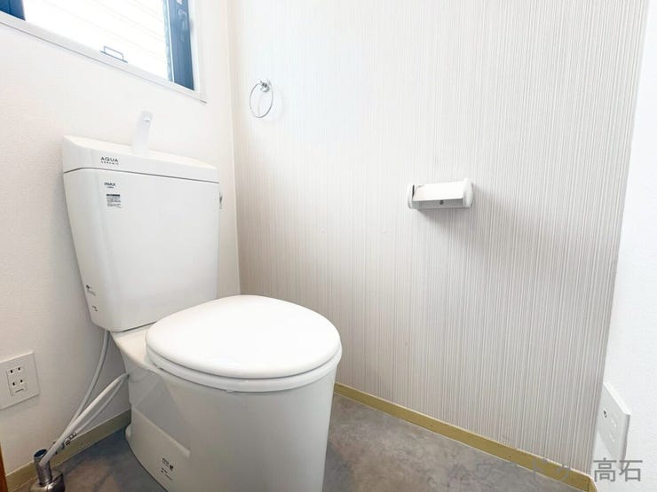 2階トイレ
2階にもトイレがあるため、忙しい朝の準備時間でも家族で重なることなくスムーズに利用できます。