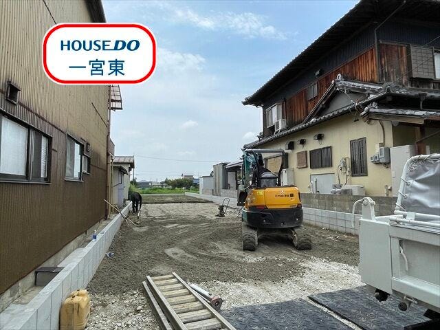 【外観】
3LDK、駐車場あり
名鉄名古屋本線「新木曽川」駅 徒歩41分
名鉄バス「大毛」停 徒歩5分
学区:葉栗小学校・葉栗中学校