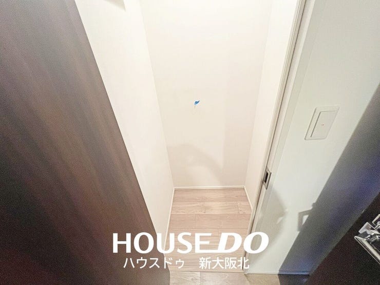 ■廊下側に納戸やキッチン横に物置を設けております◎
■造り付けの収納は地震の揺れで倒れる心配がないので、防災面でも安心です!