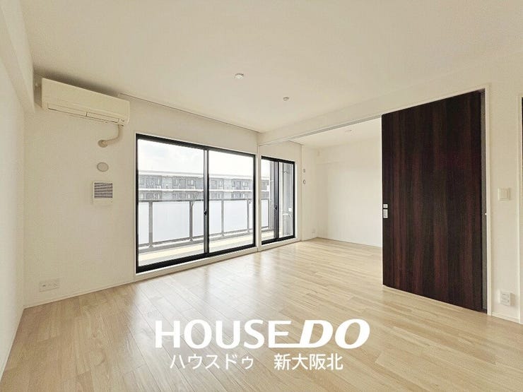 ■リビングに面したお部屋は、扉を開ければ広々としたリビングとしてお使いいただけます!
■ご家族の人数やライフスタイルに合わせてお部屋の用途を使い分けていただくことができますよ!