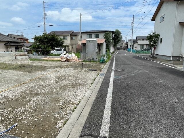 気になる方は、ご案内させていただきます。
お気軽にお問い合わせください。
お問い合わせは「ハウスドゥ 清須」まで!
名鉄新清洲駅から西へ。十六銀行さんの前です!