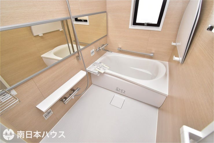 東郡元町 サーパスNEW鴨池 【浴室】浴室暖房乾燥機付きの浴室へリフォーム済み！小窓付きで自然換気もできるので衛生的です♪