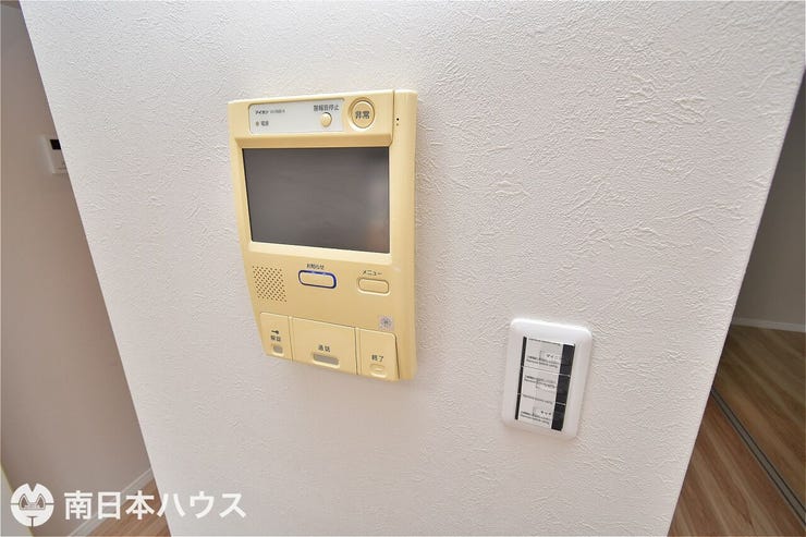 東郡元町 サーパスNEW鴨池 【モニター付きインターホン】オートロックはもちろんお部屋の前にもモニター付きインターホン付きです♪