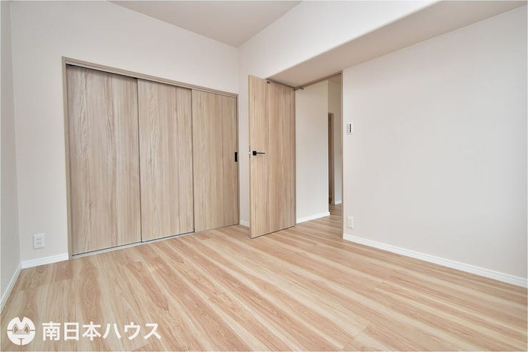 東郡元町 サーパスNEW鴨池 【洋室】6.4帖の洋室です！北向きのバルコニーに面したお部屋です！全居室洋室になります♪