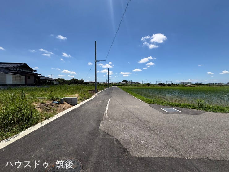 中原駅徒歩約6分の好立地に位置する、全12区画の新興分譲地です。都市部へのアクセスもスムーズでありながら、落ち着いた住環境をお求めの方に適したロケーションです。