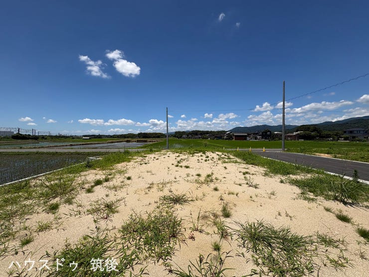 【3号地:外観】82坪超のゆとりある平坦地。開発道路の角に位置するため、奥まったプライベート感もありつつ陽当りを確保しやすい形状です。