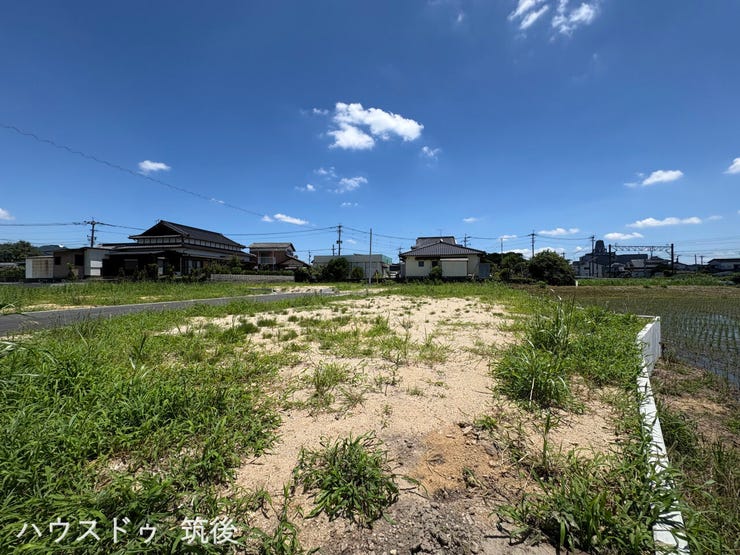 【3号地:外観】82坪超の広さがあり、角地ならではの開放的な間取りや、人気の平屋、複数台の並列駐車スペースなど自由な設計が可能です。建築条件はございません。
