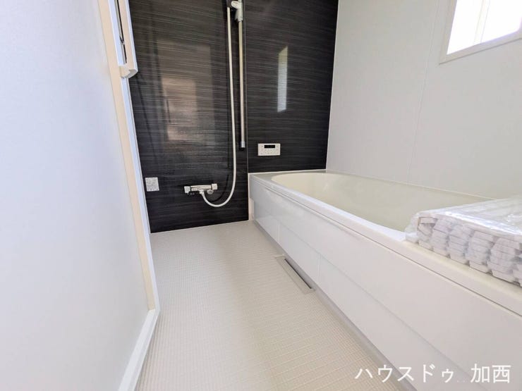 浴室に鏡はございません♪鏡の水垢掃除も無くなり日々のお掃除も楽々♪
