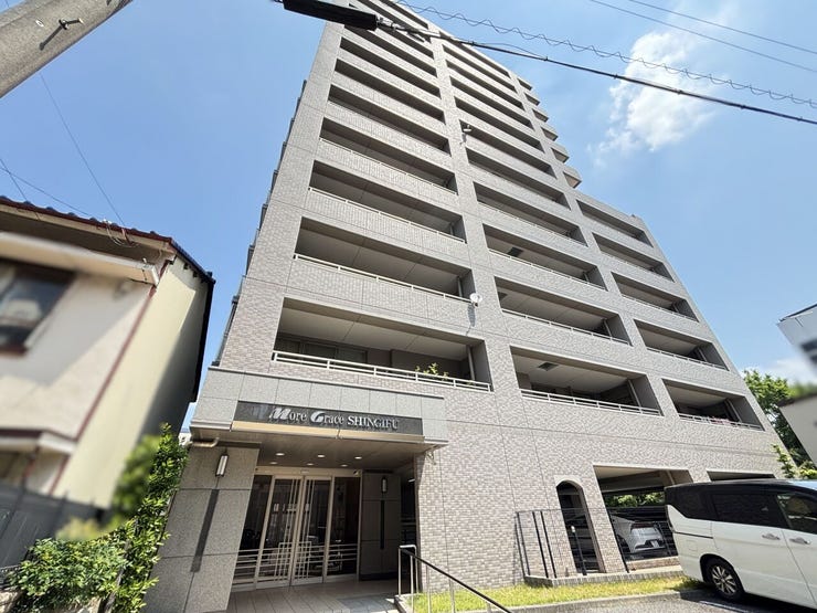 岐阜市清住町の中古マンションです。
名鉄岐阜駅まで徒歩約4分!