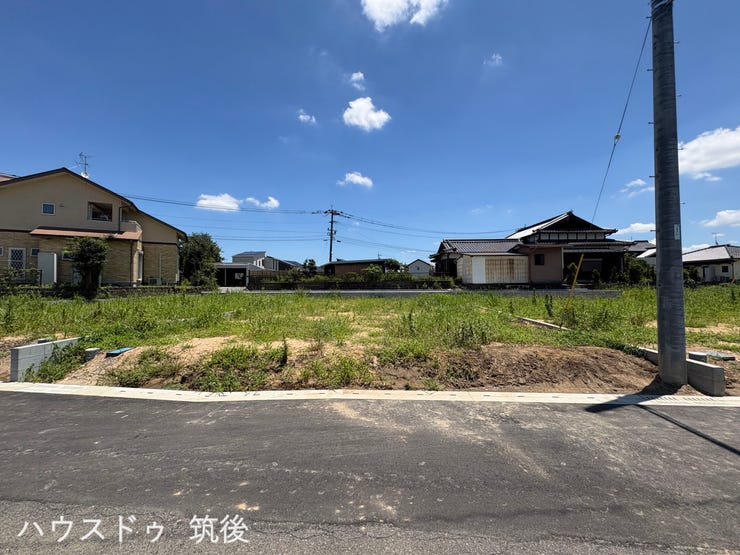 【外観】
約66坪の建築条件なし売地。駅徒歩約6分の便利な立地で、ご家族に合わせた自由な住まいづくりが可能です。