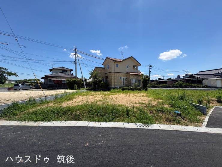 【外観】
約60坪の建築条件なし売地。無駄のない広さで、住まいと駐車スペースをバランス良く計画できます。