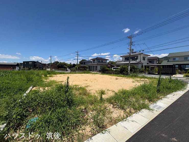 【11号地:外観】坪単価13.2万円、販売価格10,674,840円の区画です。周辺は高い建物がなく、空が広く感じられる開放感が魅力。実際の陽当りや広さをぜひ現地でお確かめください。