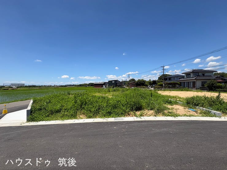 【外観】
約62坪の建築条件なし売地。中原駅まで約450mの便利な立地で、ご家族に合わせた住まいづくりが可能です。