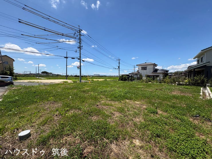 【中原駅徒歩約5分】青空が広がるフラットで開放的な3号地です。敷地面積は55.67坪。建築条件はございませんので、平屋や2階建てなどお好きな施工会社でこだわりのマイホームを建築可能です。
