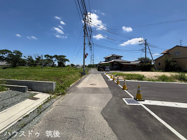 道路との高低差がほぼなく、お車の出し入れがスムーズな4号地。中原駅徒歩約5分の好立地で、敷地は広々60.93坪!建築条件はありませんので、お好きな施工会社で建築可能です。