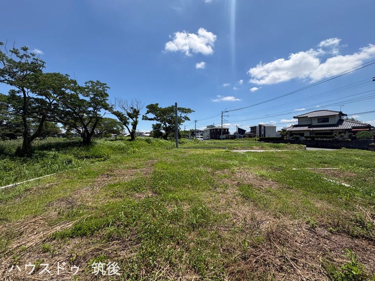 【建築条件なし土地】77.49坪の広々としたフラットな敷地です。建築条件なしのため、お好きなハウスメーカーでこだわりのマイホームをお建ていただけます。