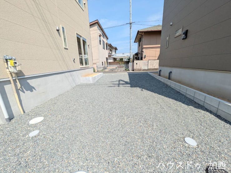 駐車スペース広々しています♪