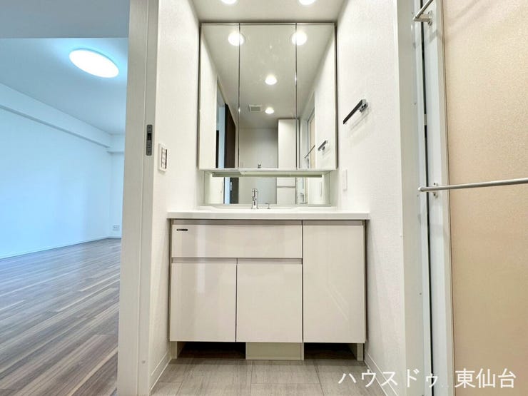 清潔感と機能性を兼ね備えた、使いやすい洗面空間