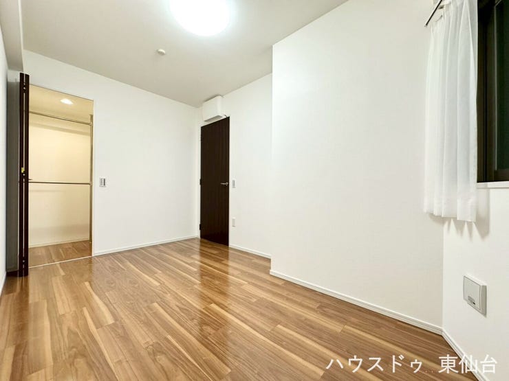 収納付きでお部屋がすっきり。