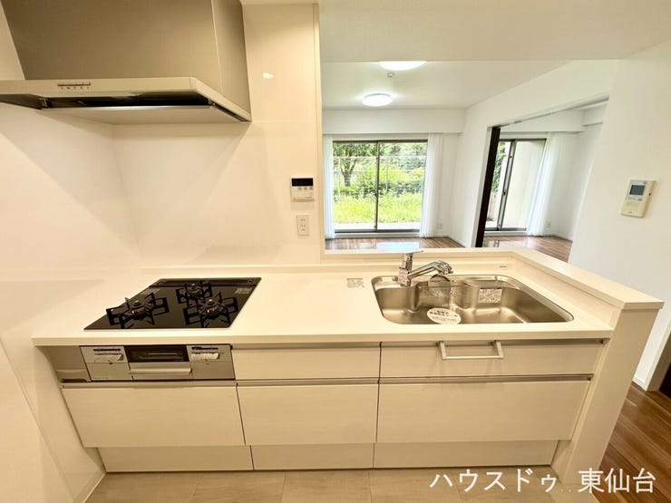 新品交換済みのキッチンで気持ちよく調理♪