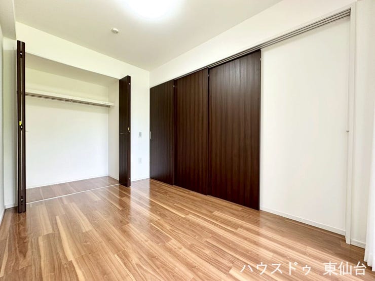 リビングと程よい距離感で使いやすい配置。