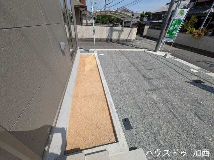 駐車スペース広々♪花壇のスペースもあります(^^♪
