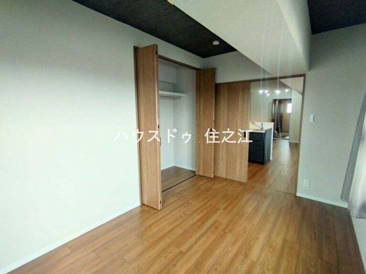 全室に収納がございますのでお部屋の中がスッキリ片付きますよ