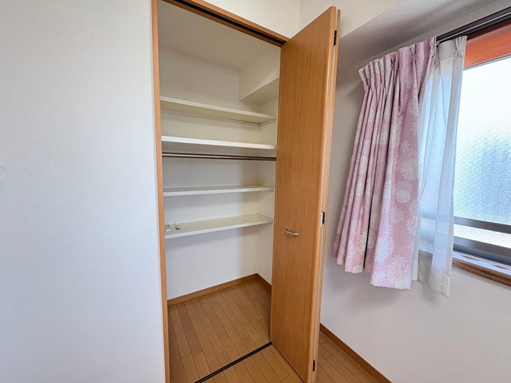 使い勝手の良いクローゼットを完備。毎日の整理整頓がしやすく、快適な住空間を実現します。