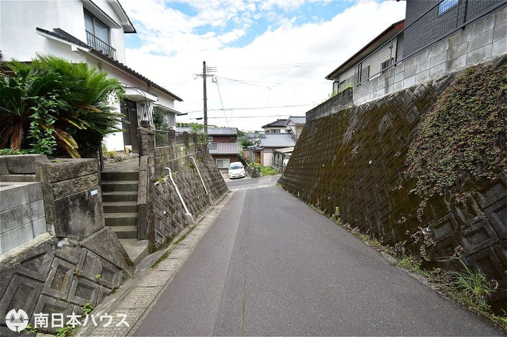 【前面道路】
北東向きの前面道路です!