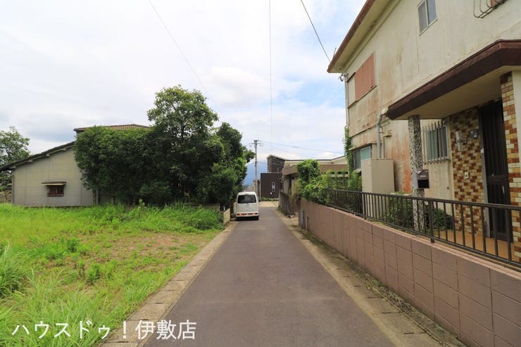 【前面道路】
南側前面道路、東方面
交通量少なめです