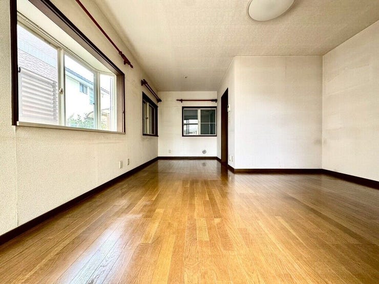 【Living】家族が集まりやすい場所で、くつろぎと会話が自然に生まれます。
