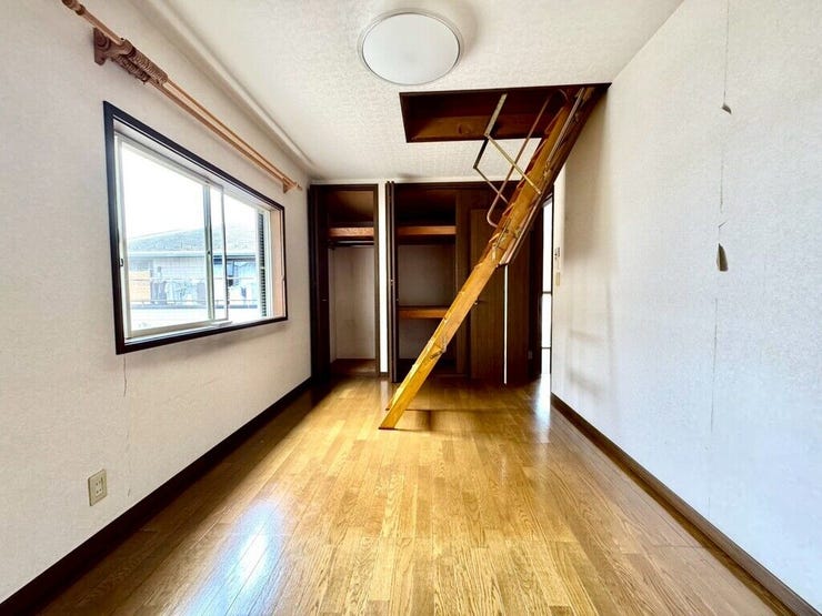 【Bedroom】ナチュラルな内装で、リラックスできる空間。寝室や書斎にも最適です。