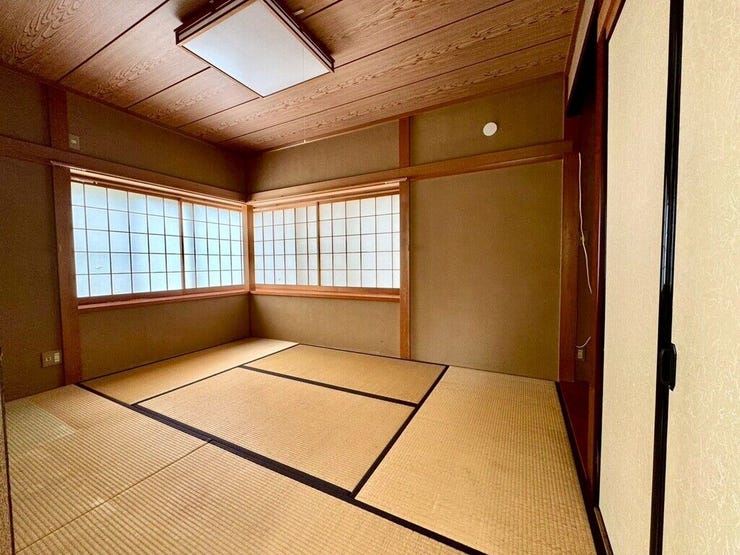 【Japanese Room】心落ち着く和室空間。客間やお子様の遊び場にも活用できます。