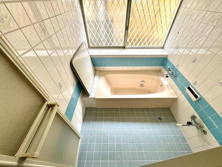 【Bathroom】お子様とのバスタイムにも十分な広さがあり、掃除も簡単にできます。